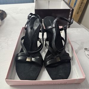 Bandolino Bdolympia Black Leather 3 1/2" Heels